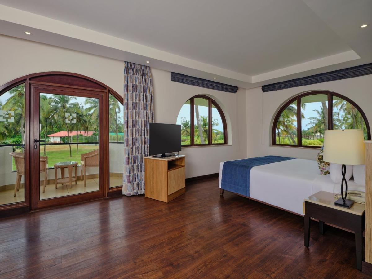 Holiday Inn Resort Goa By Ihg Cavelossim Exterior foto